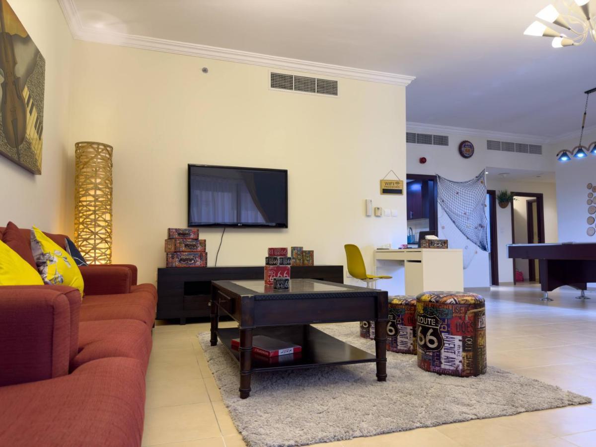 Route 66 Beach Hostel ดูไบ ภายนอก รูปภาพ