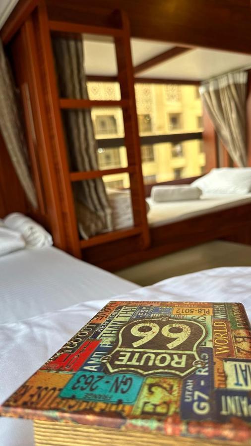 Route 66 Beach Hostel ดูไบ ภายนอก รูปภาพ